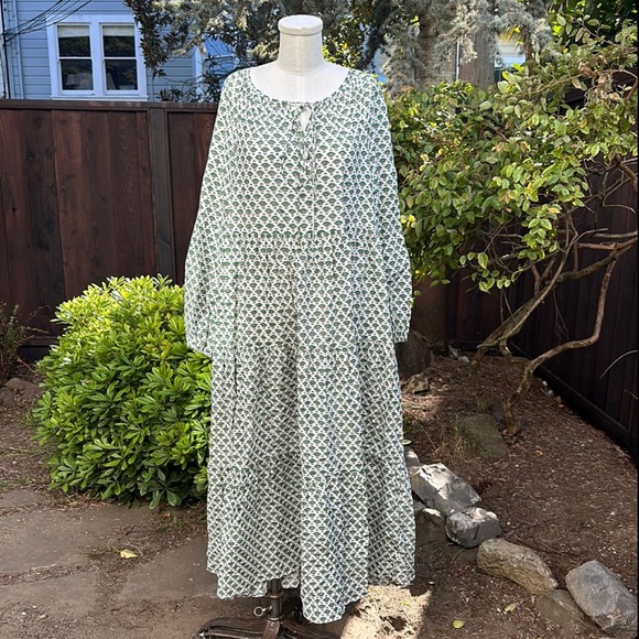 La Carlia Hippie Dress - Picture 1 of 4